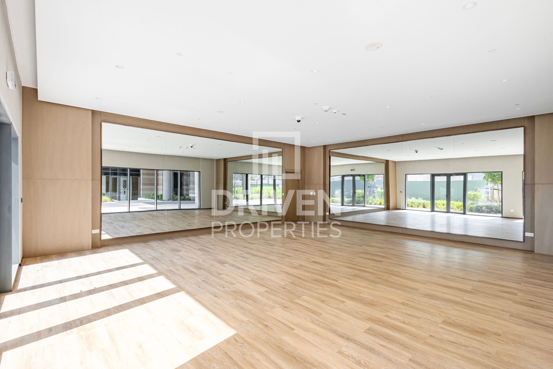 Brand New Premium Unit Ready to Move In