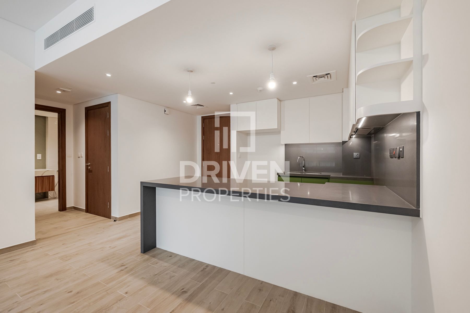Brand New Premium Unit Ready to Move In