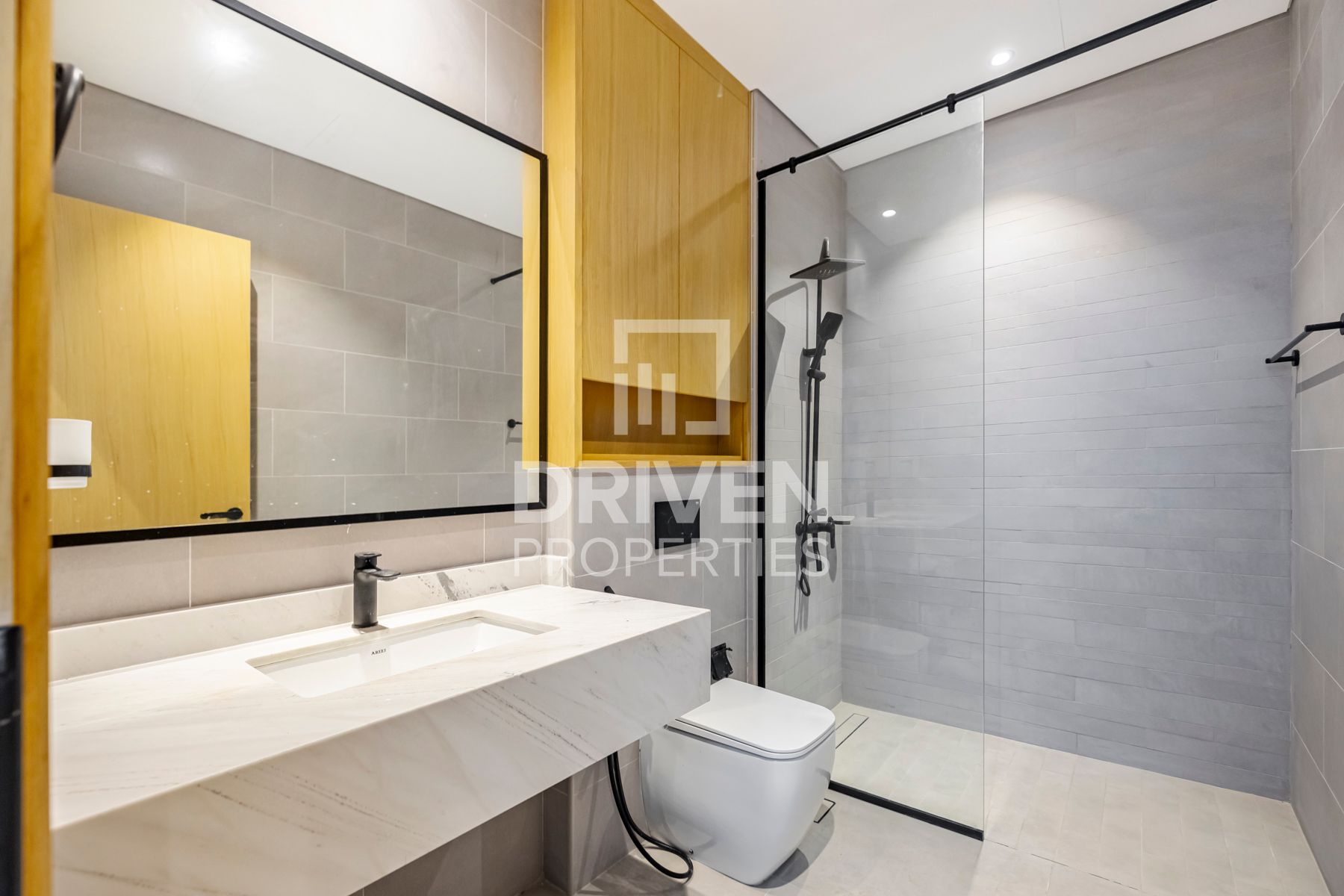 Multiple Unit 1 month Free Rent Elegant Finish