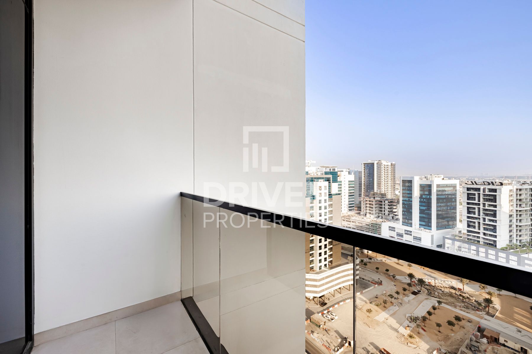 Multiple Unit 1 month Free Rent Elegant Finish