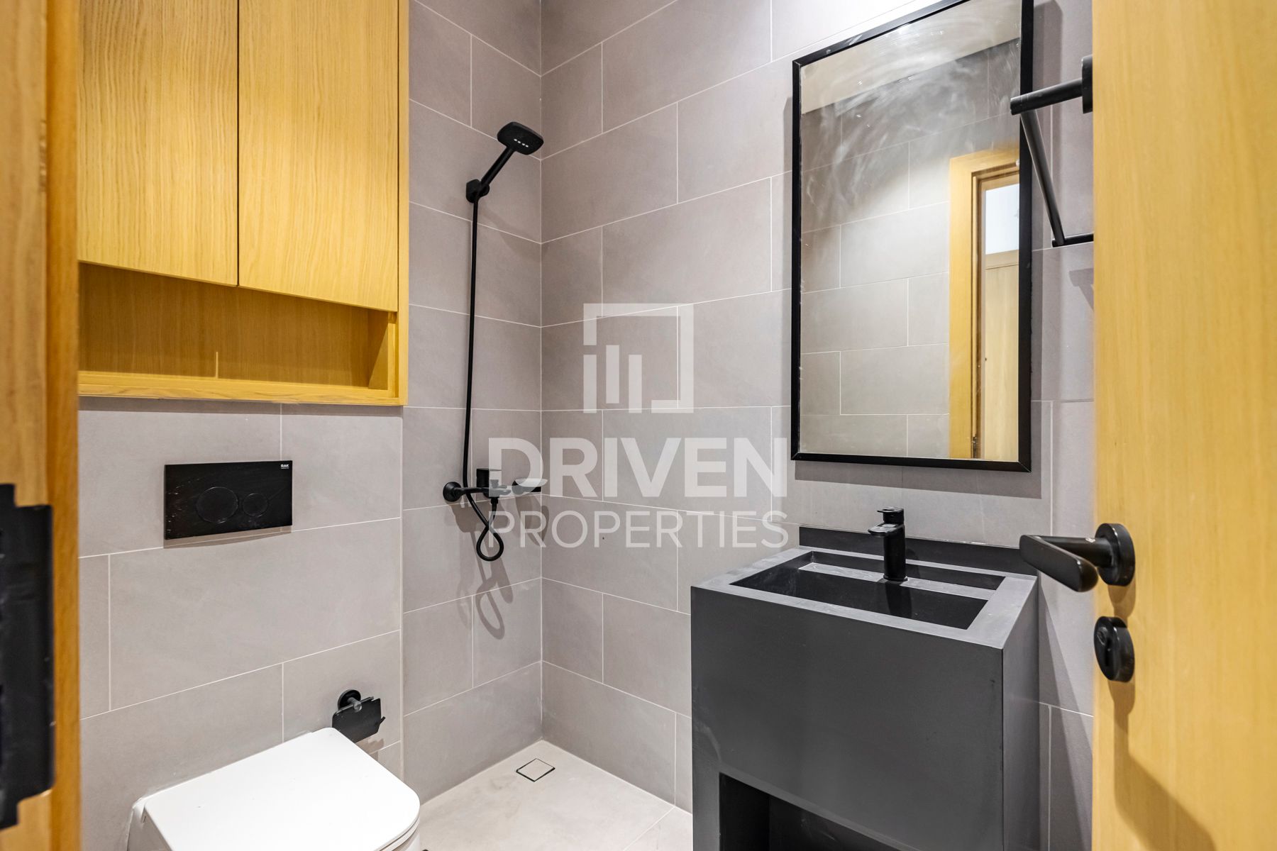 Multiple Unit 1 month Free Rent Elegant Finish