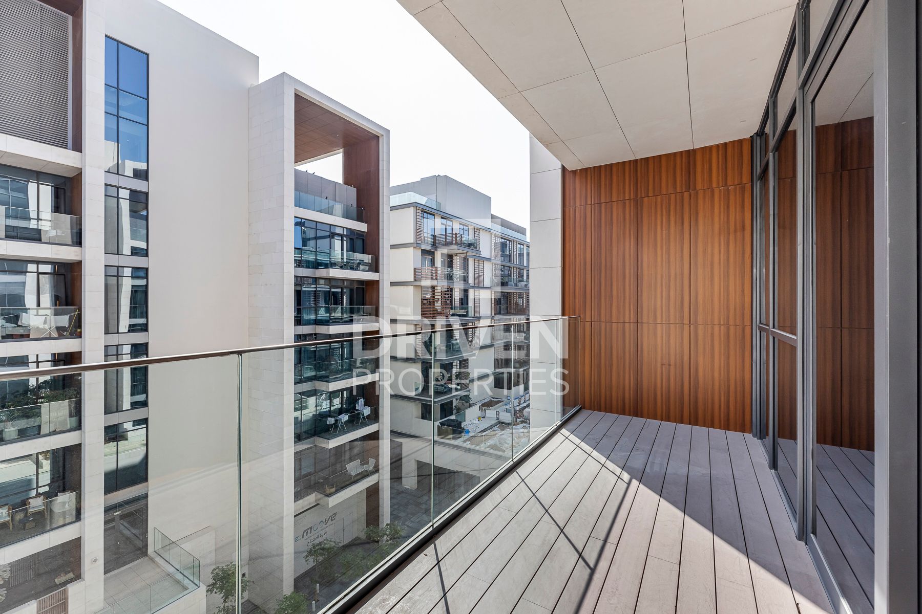 Spacious Unit with Maids Room Ready to Move In