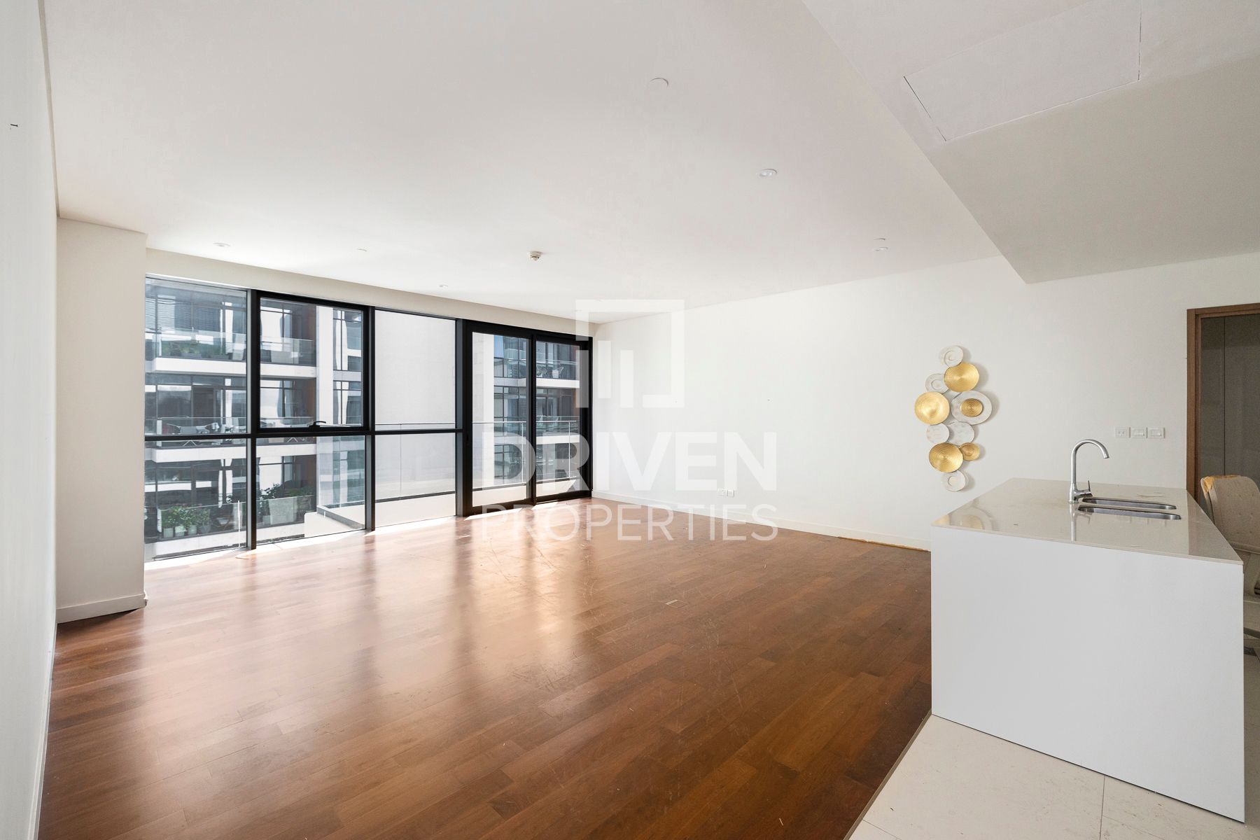 Spacious Unit with Maids Room Ready to Move In