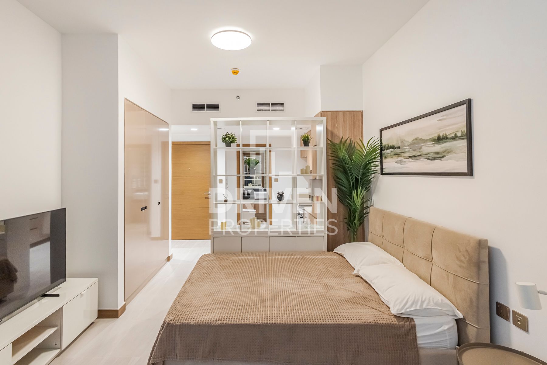 Fully Furnished Brand New Unit Vacant