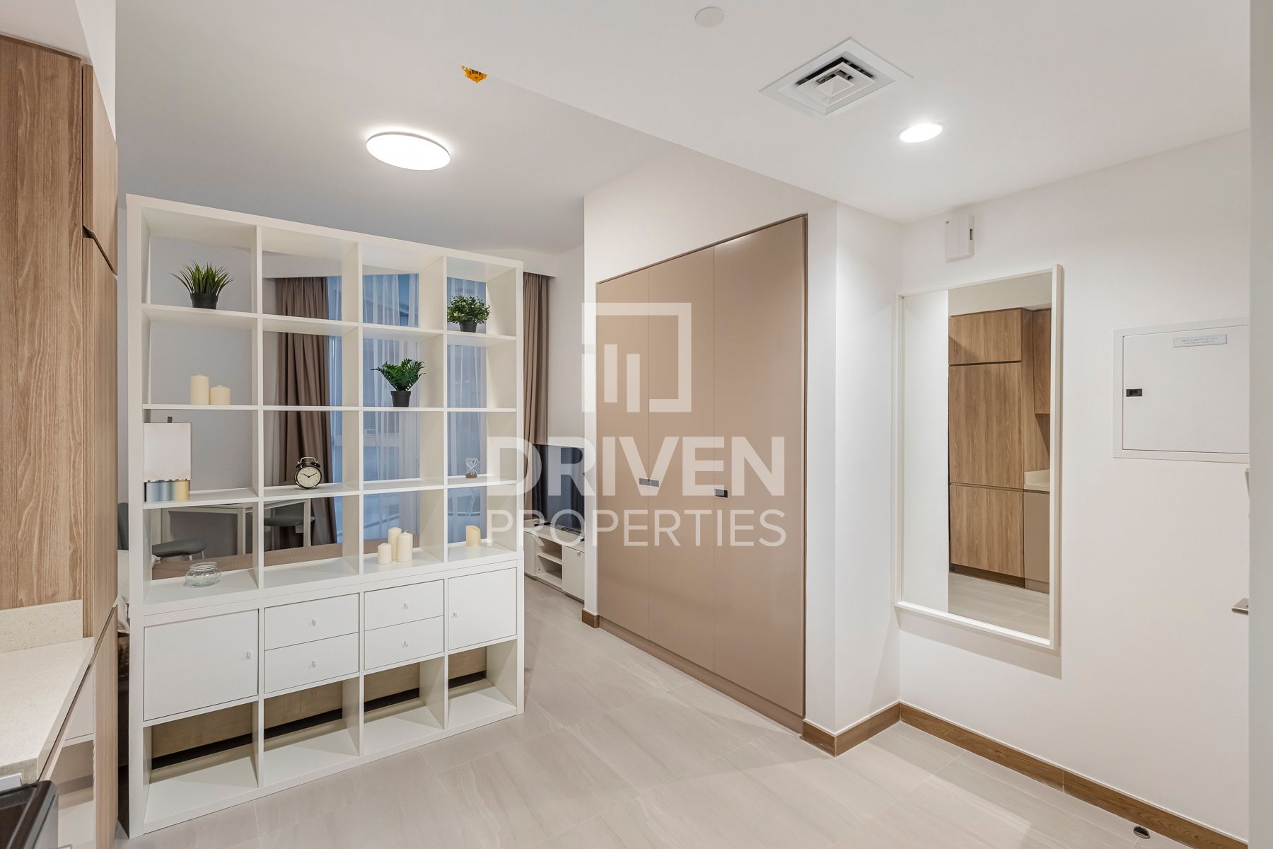 Fully Furnished Brand New Unit Vacant