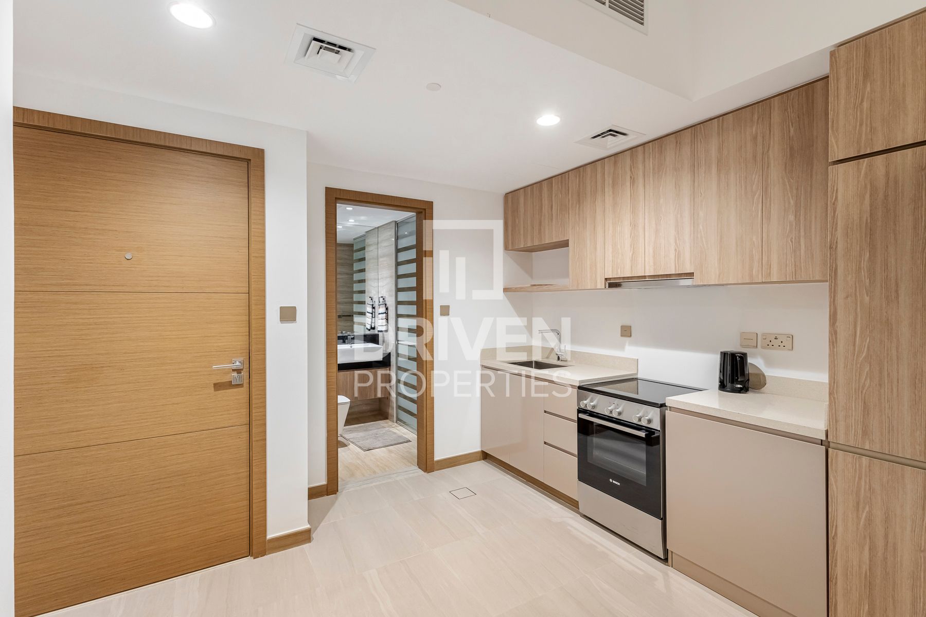 Fully Furnished Brand New Unit Vacant