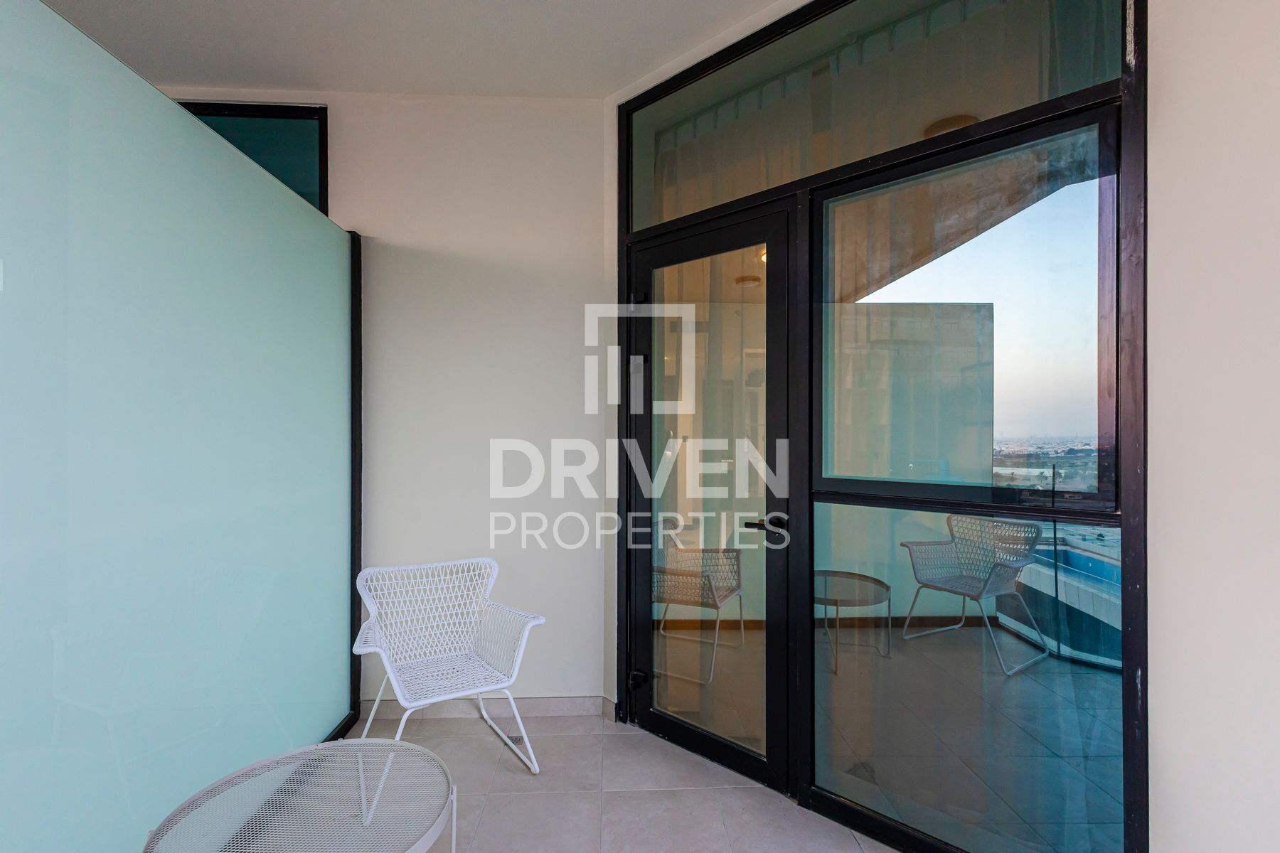 Fully Furnished Brand New Unit Vacant