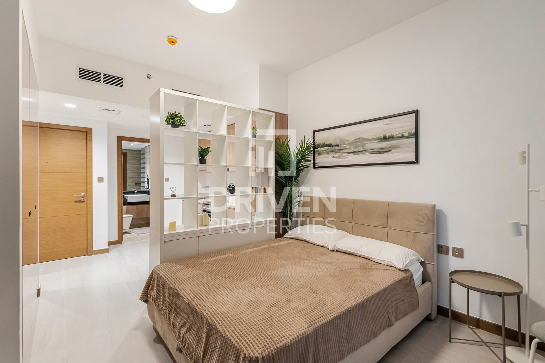 Fully Furnished Brand New Unit Vacant