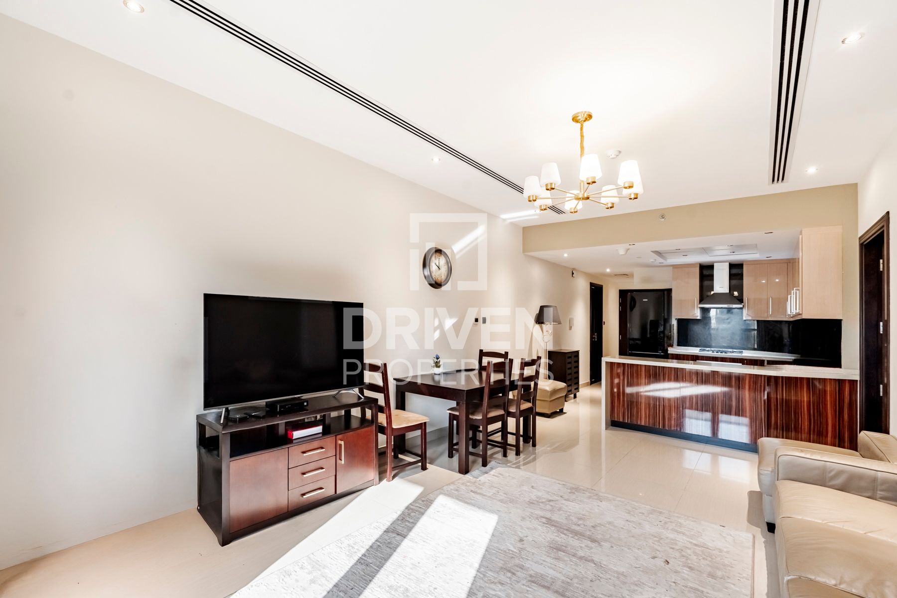 Spacious Unit Up to 4 Cheques Fully Furnished