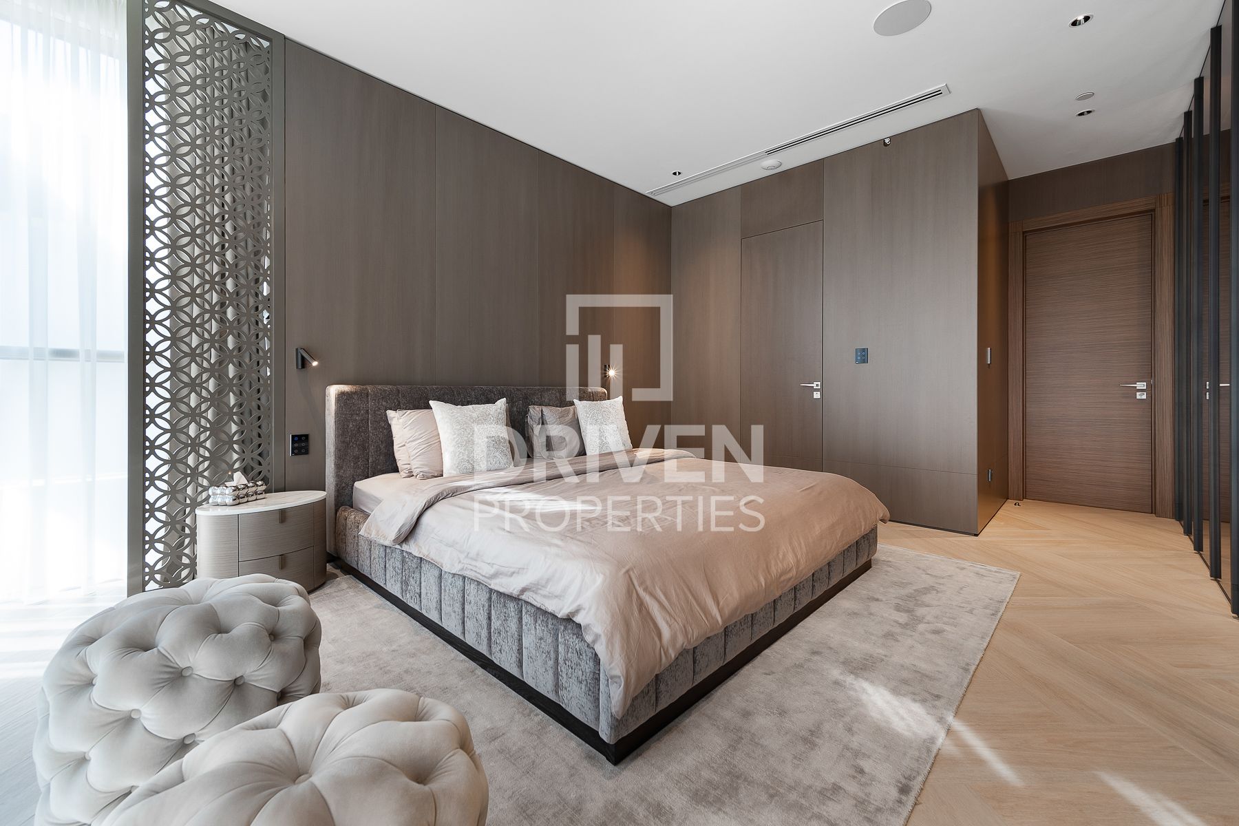 Designer Smart Home Luxury Upgraded Burj Views
