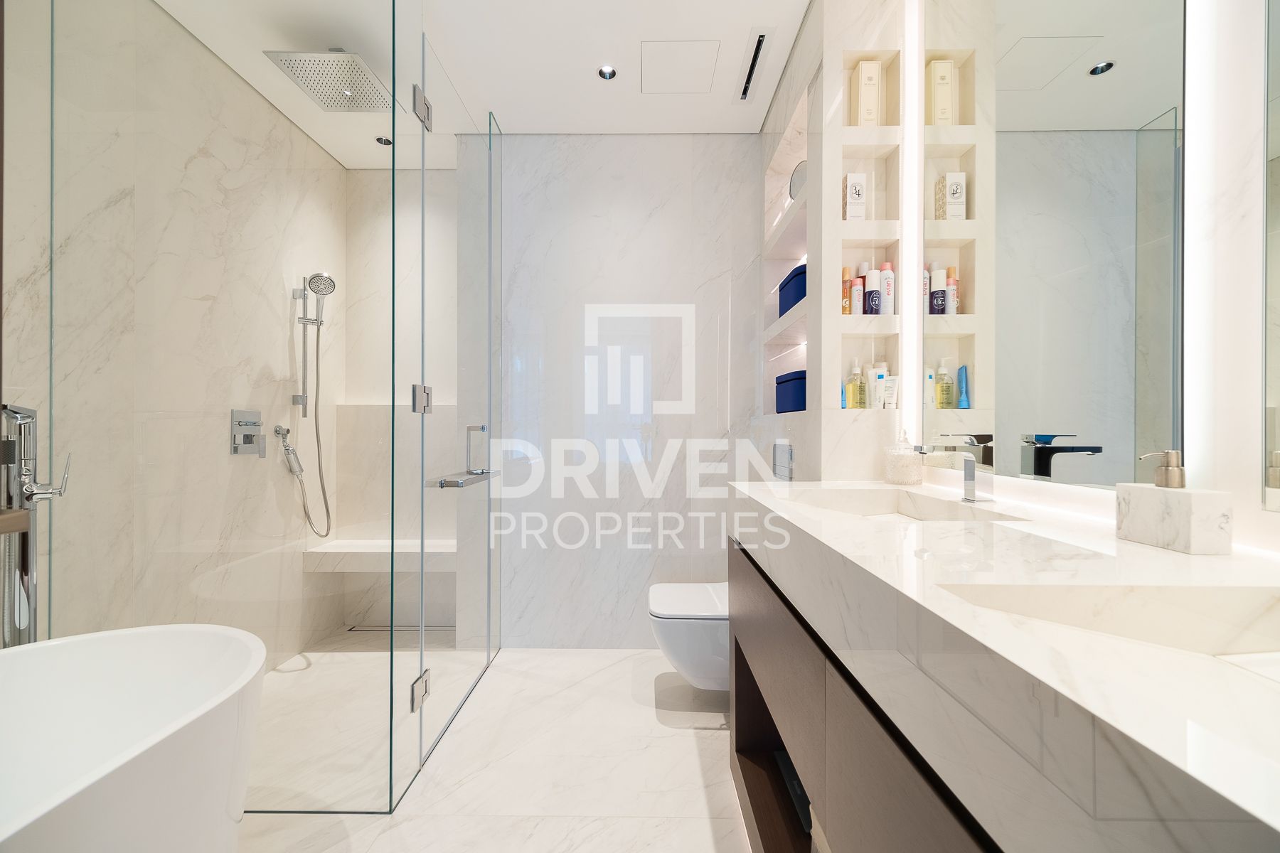 Designer Smart Home Luxury Upgraded Burj Views