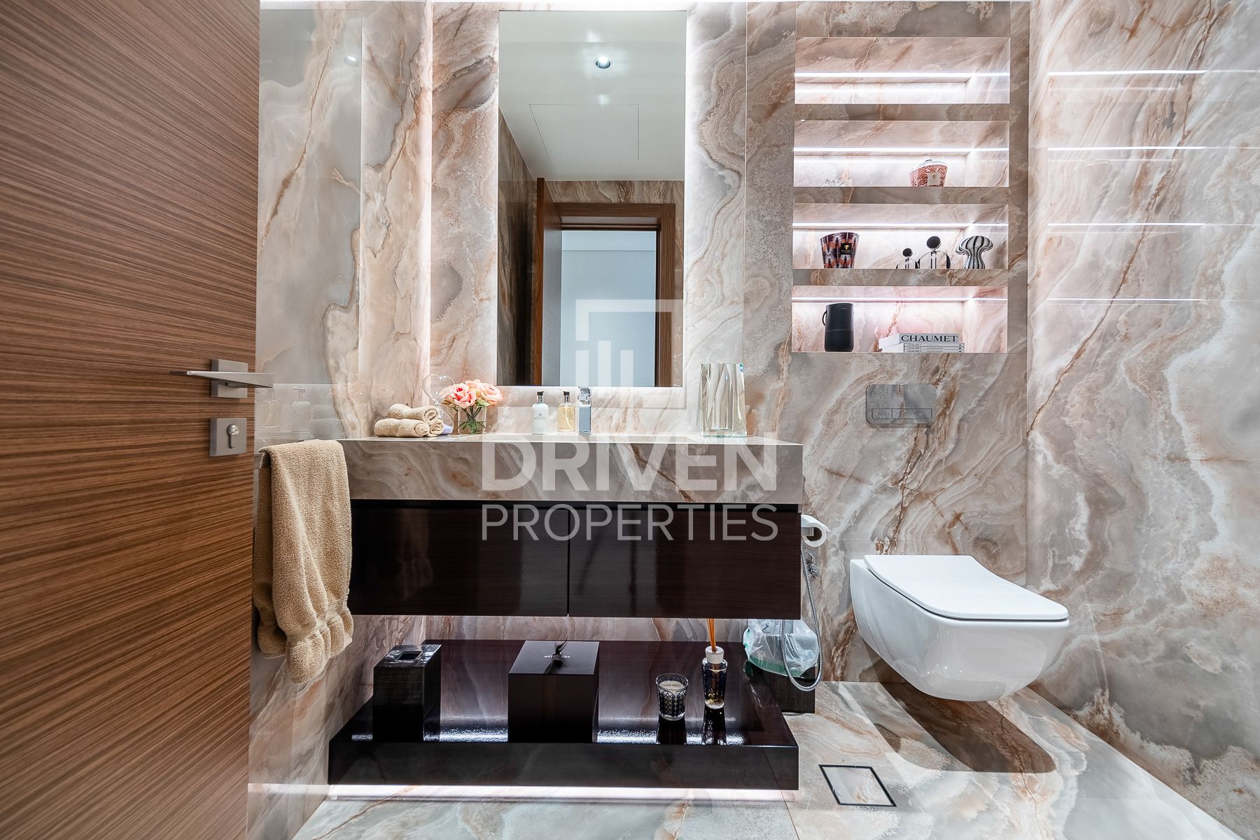 Designer Smart Home Luxury Upgraded Burj Views