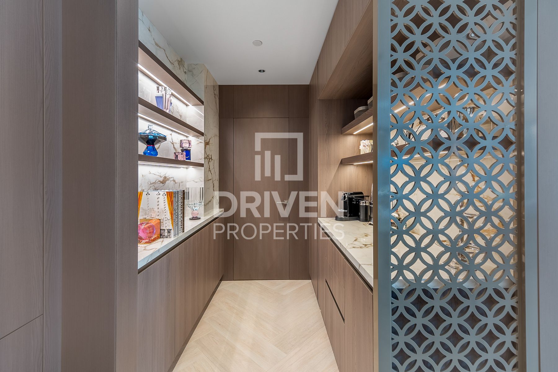 Designer Smart Home Luxury Upgraded Burj Views