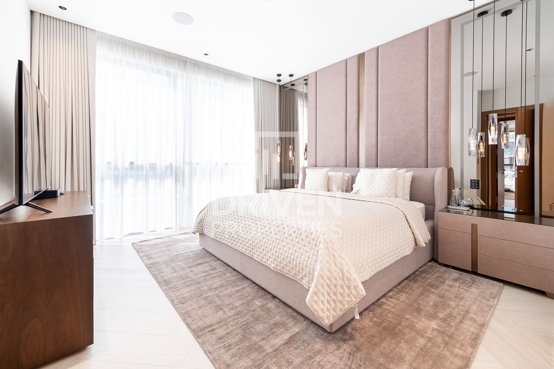 Designer Smart Home Luxury Upgraded Burj Views