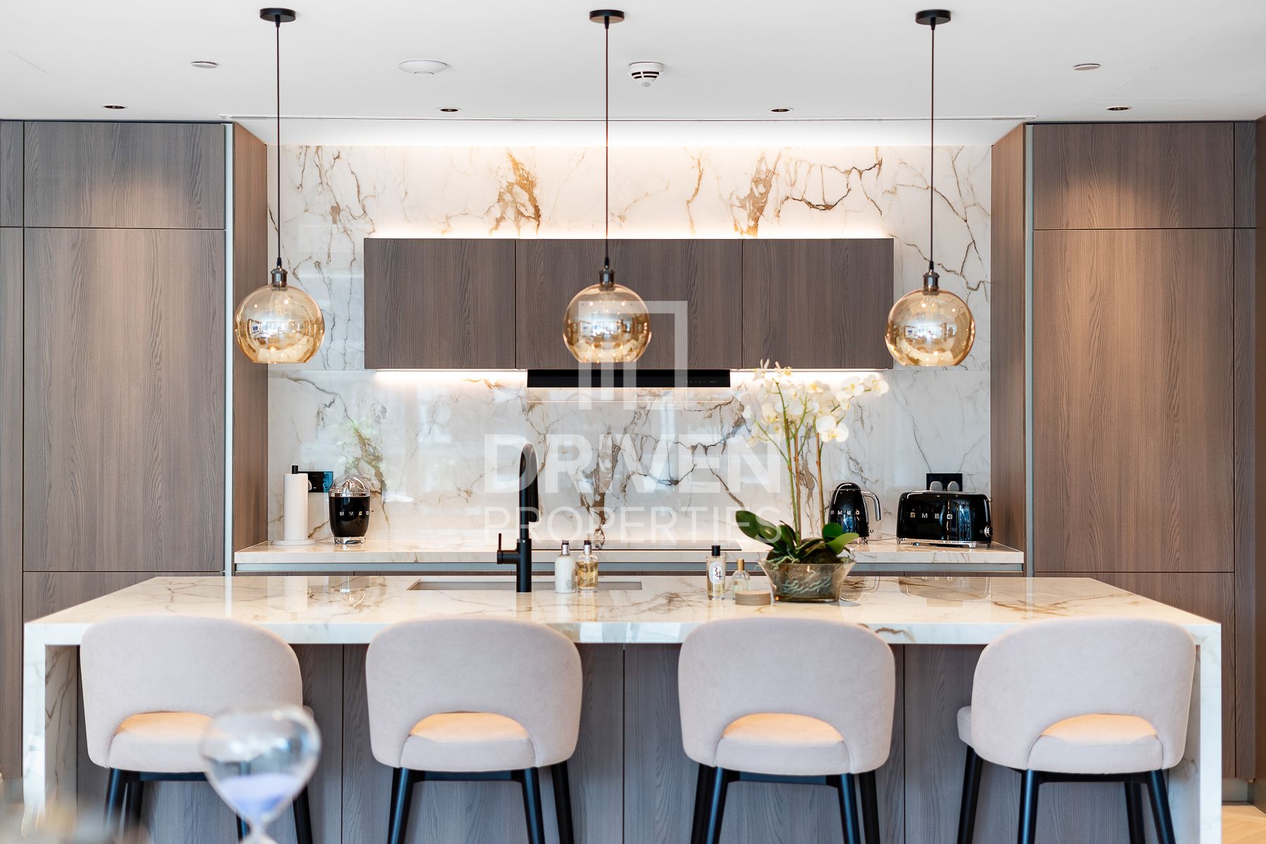 Designer Smart Home Luxury Upgraded Burj Views