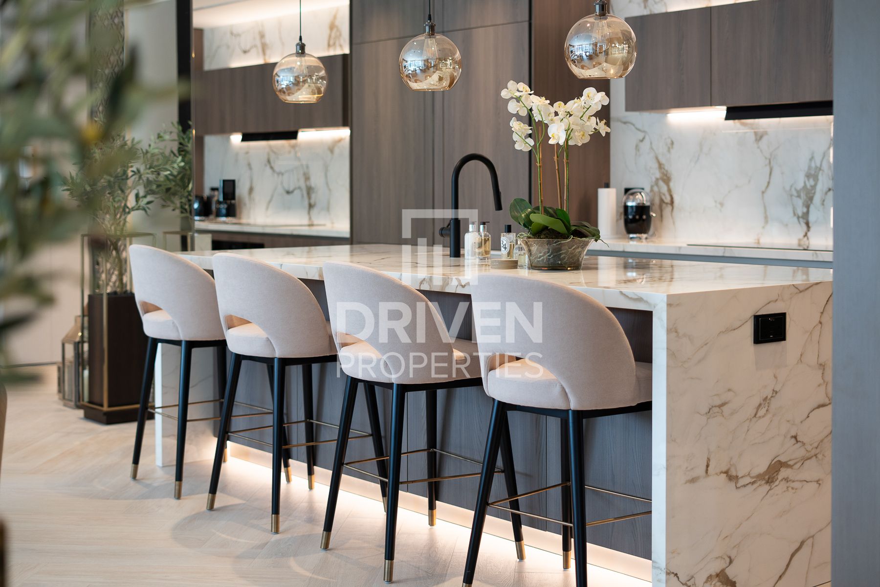 Designer Smart Home Luxury Upgraded Burj Views