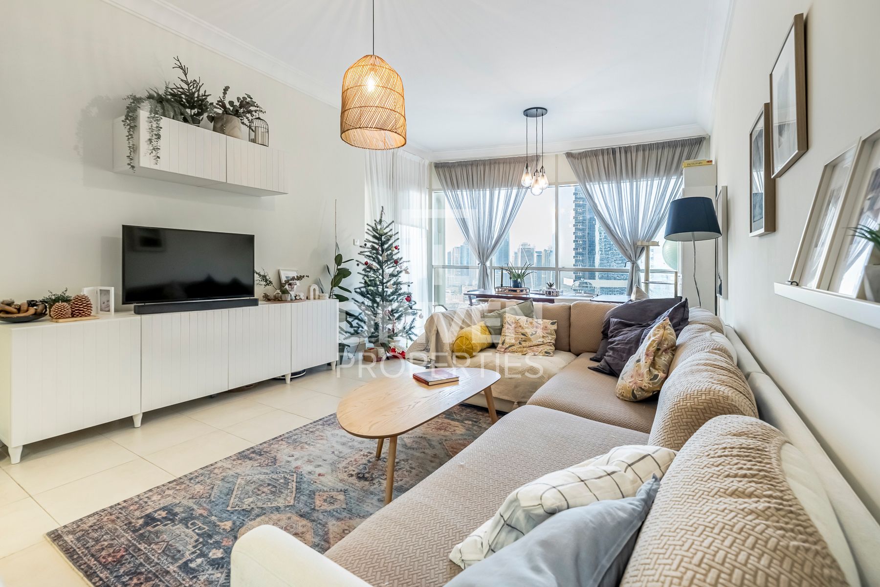 Apartment for Rent - Spacious Layout High Floor with Lake View