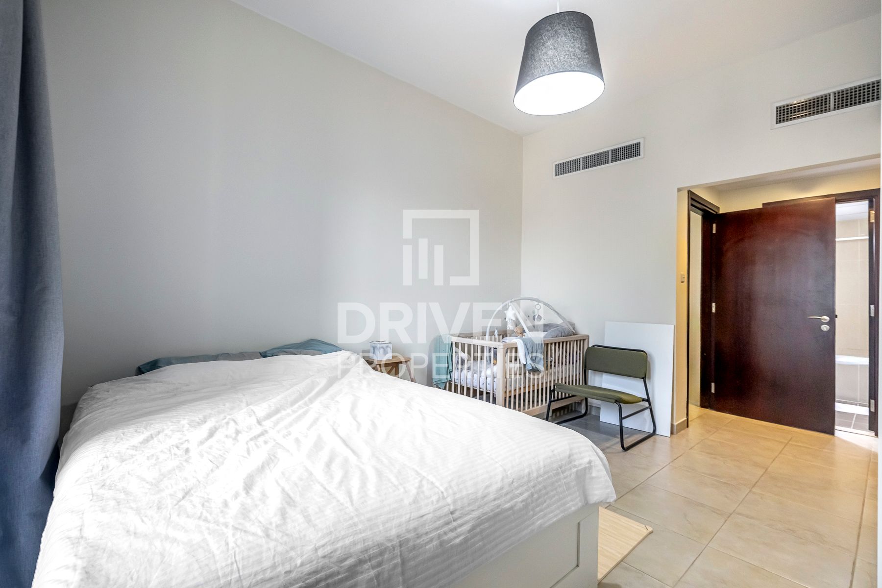 Spacious Layout High Floor with Lake View