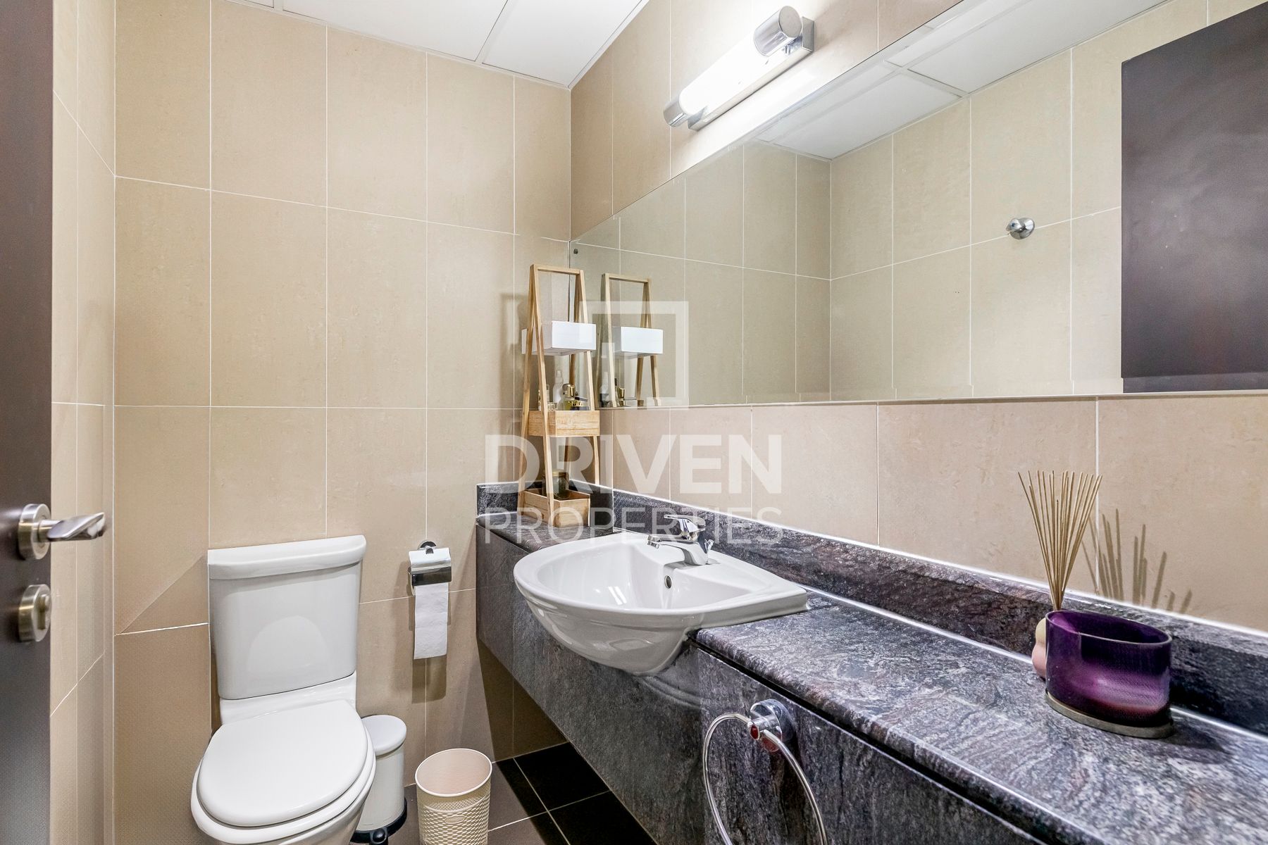 Spacious Layout High Floor with Lake View