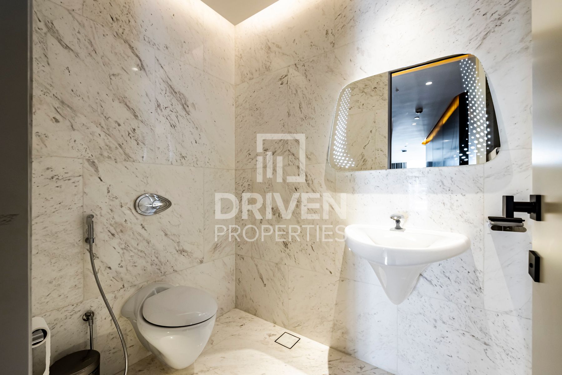 Spacious and Fully Upgraded Prime Location