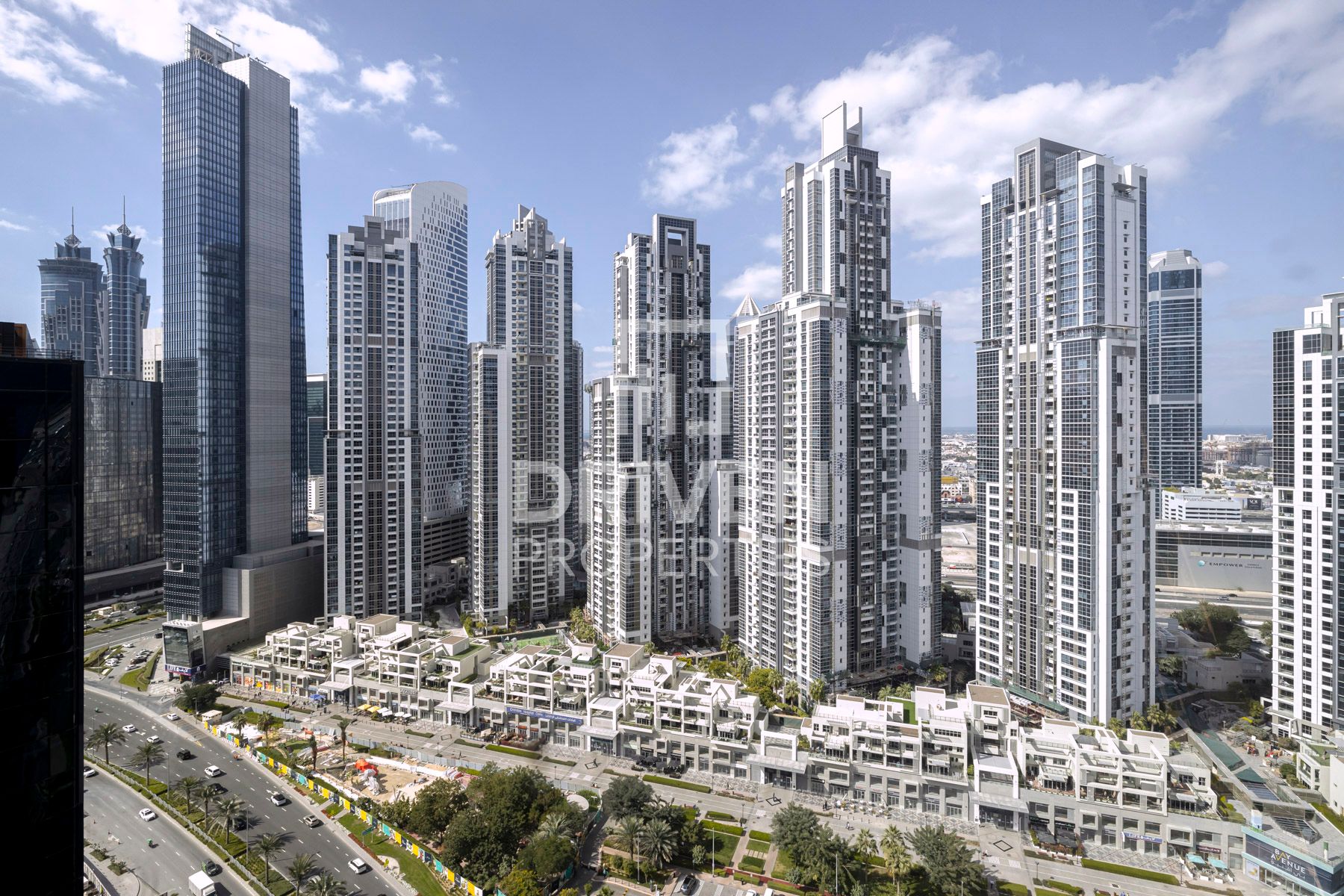 Spacious and Fully Upgraded Prime Location