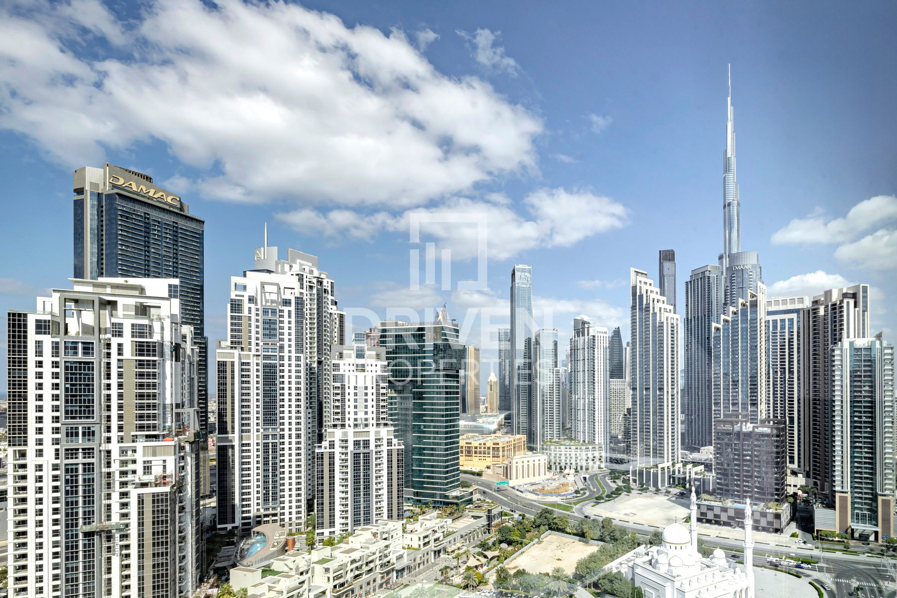 Spacious and Fully Upgraded Prime Location