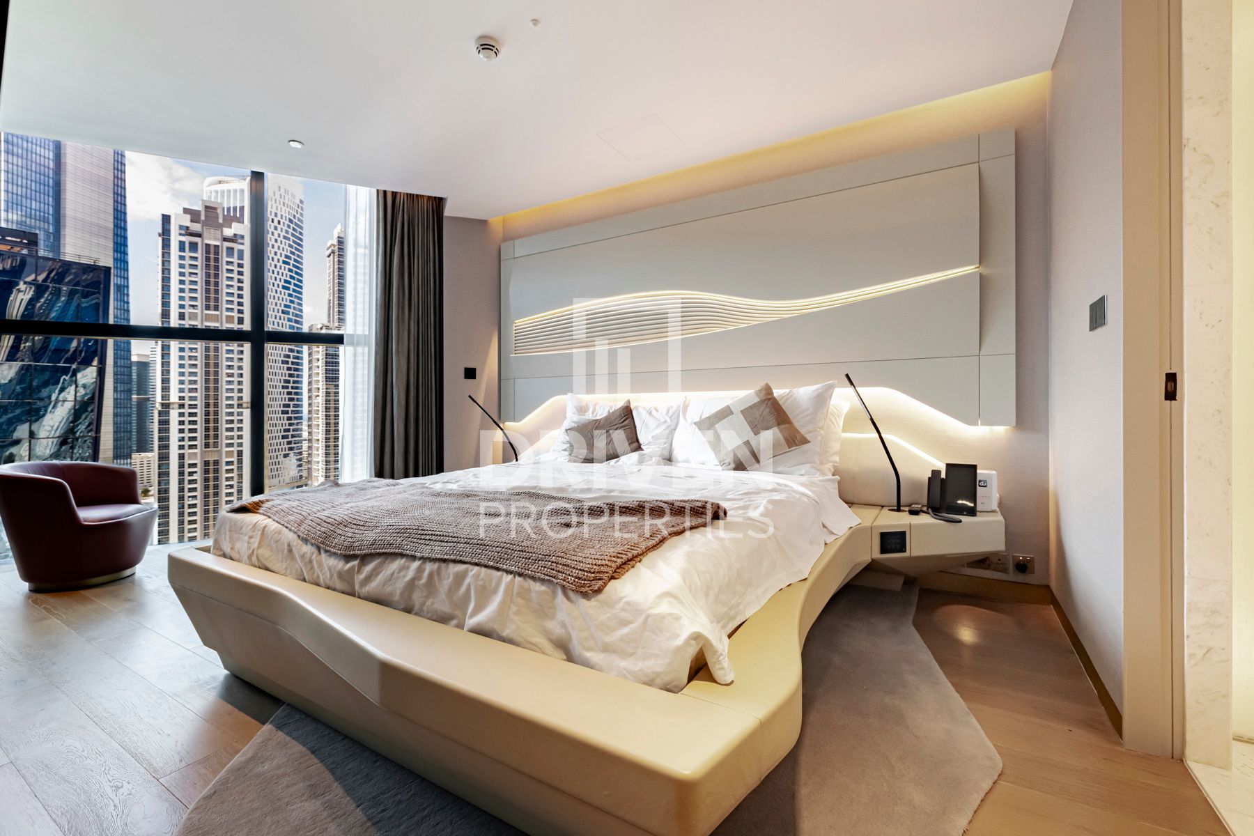 Spacious and Fully Upgraded Prime Location