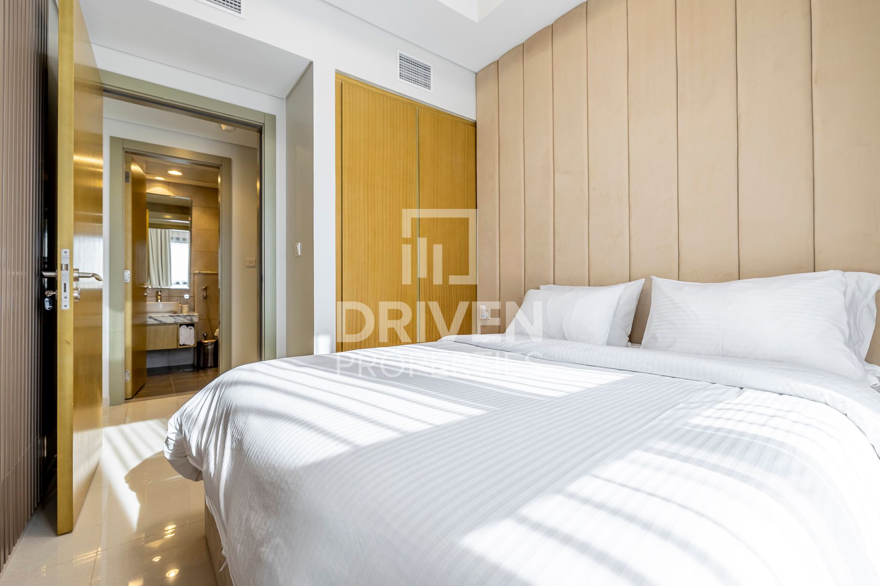 Vacant and Stunning Apartment Fully Furnished