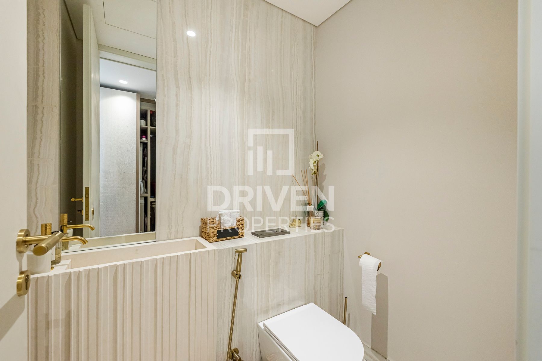 Burj Khalifa View Upgraded Unit Furnished