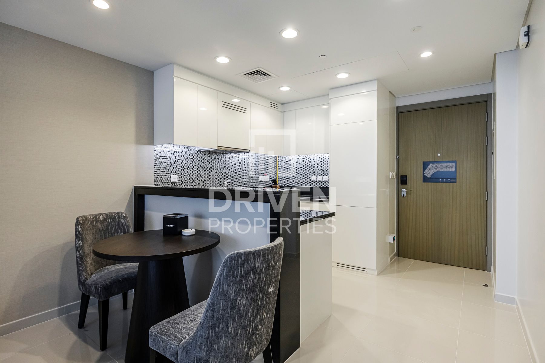 Fully Furnished Community View Vacant