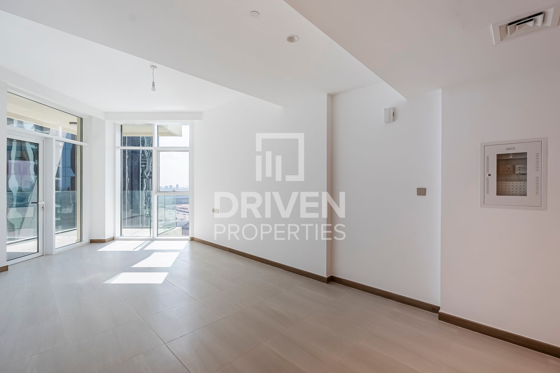 Canal View High Floor Brand New Unit