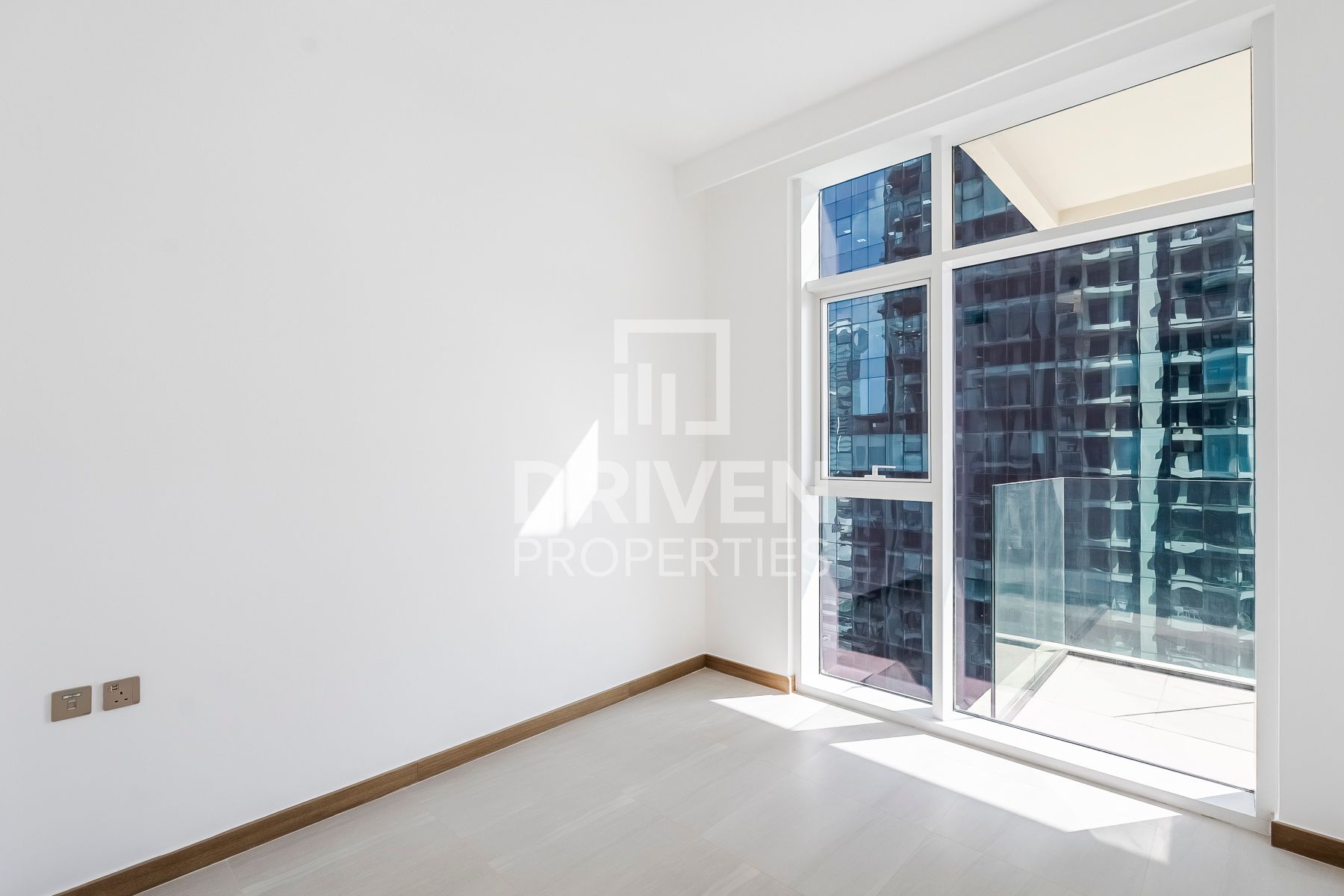 Canal View High Floor Brand New Unit