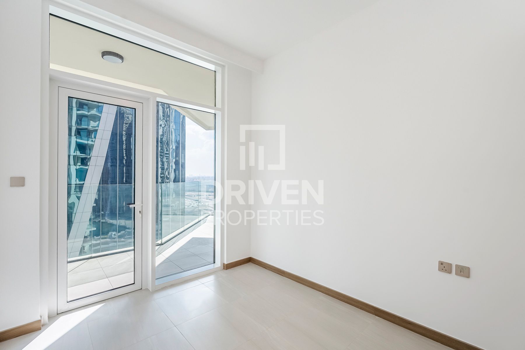 Canal View High Floor Brand New Unit