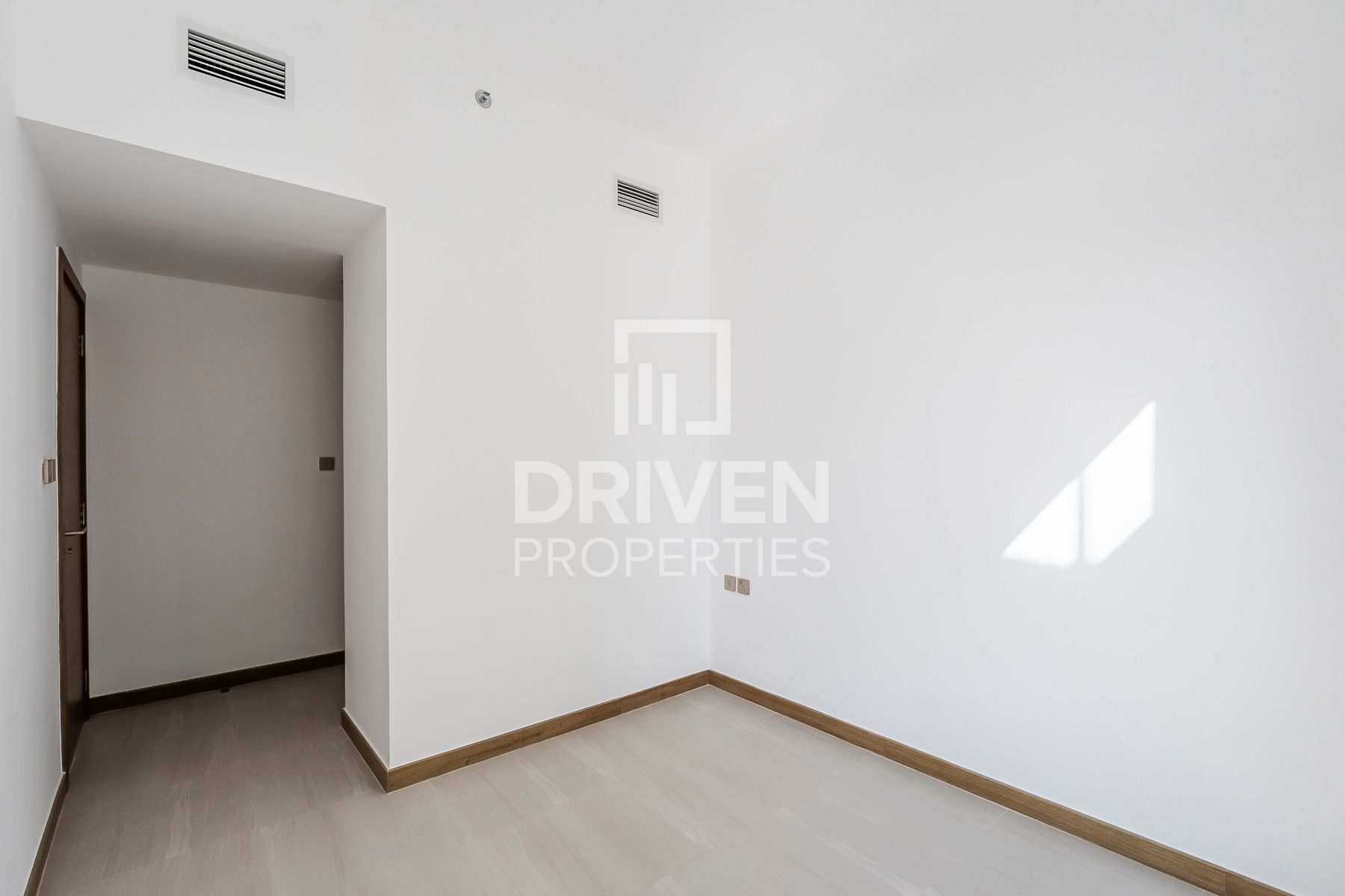 Canal View High Floor Brand New Unit