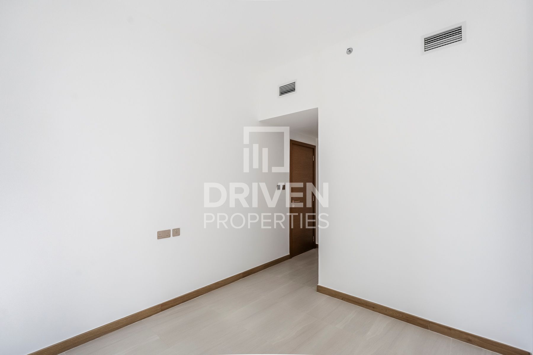 Canal View High Floor Brand New Unit