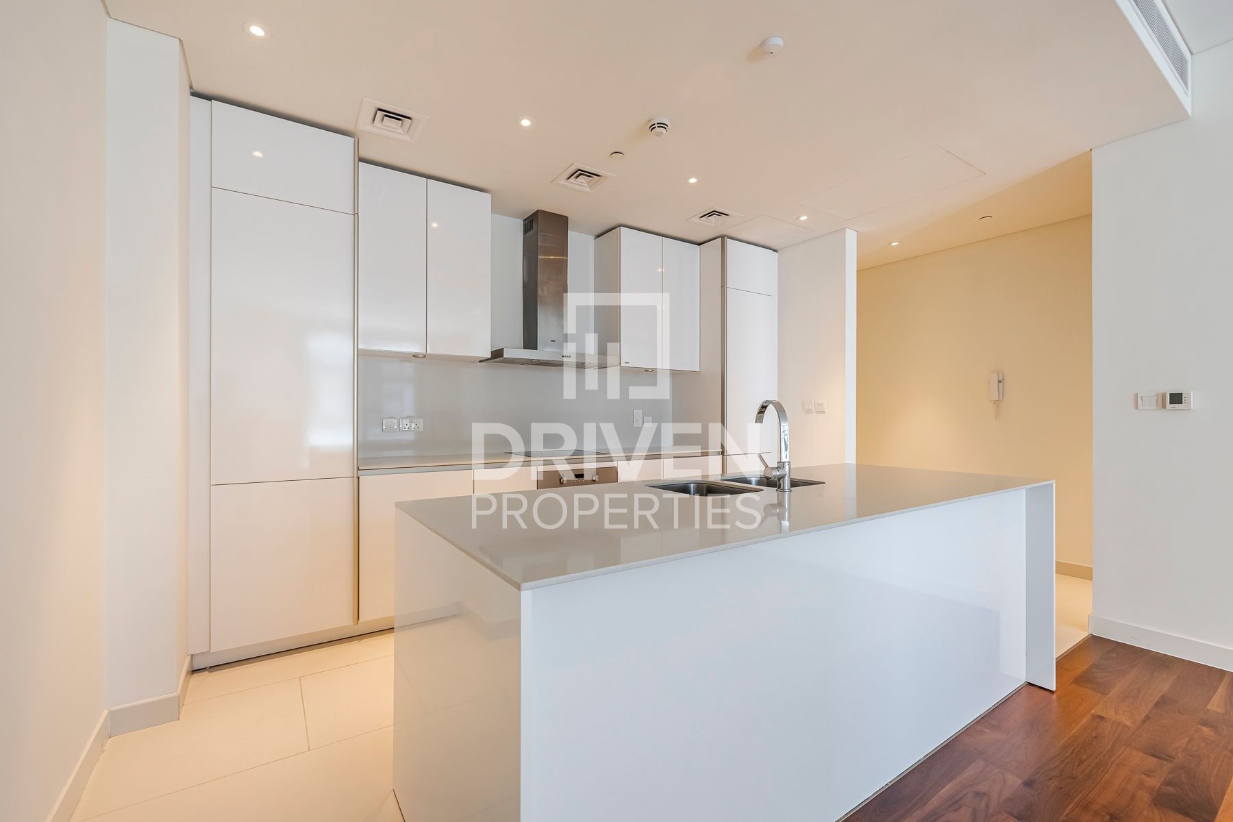 Stunning Layout with Pool View Vacant Apartment