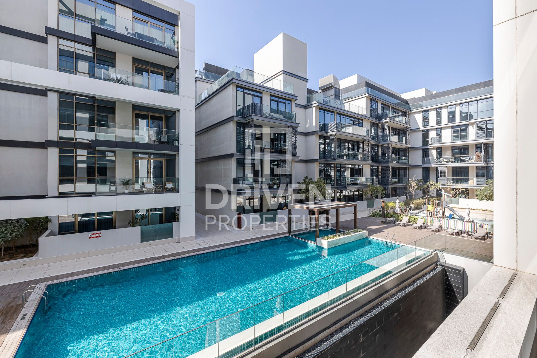 Stunning Layout with Pool View Vacant Apartment