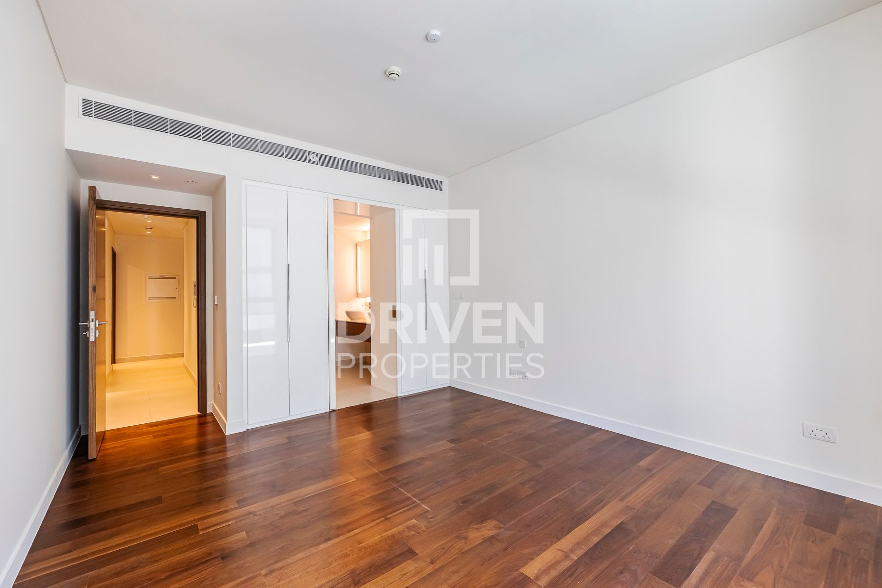 Stunning Layout with Pool View Vacant Apartment