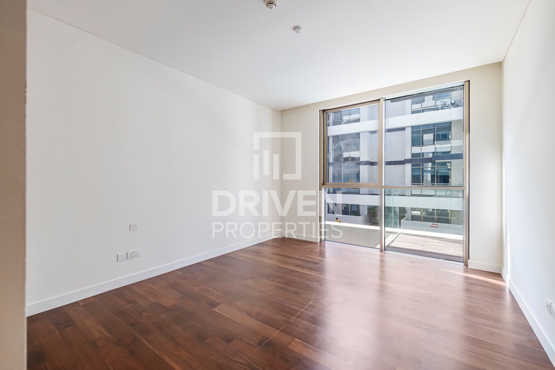 Stunning Layout with Pool View Vacant Apartment