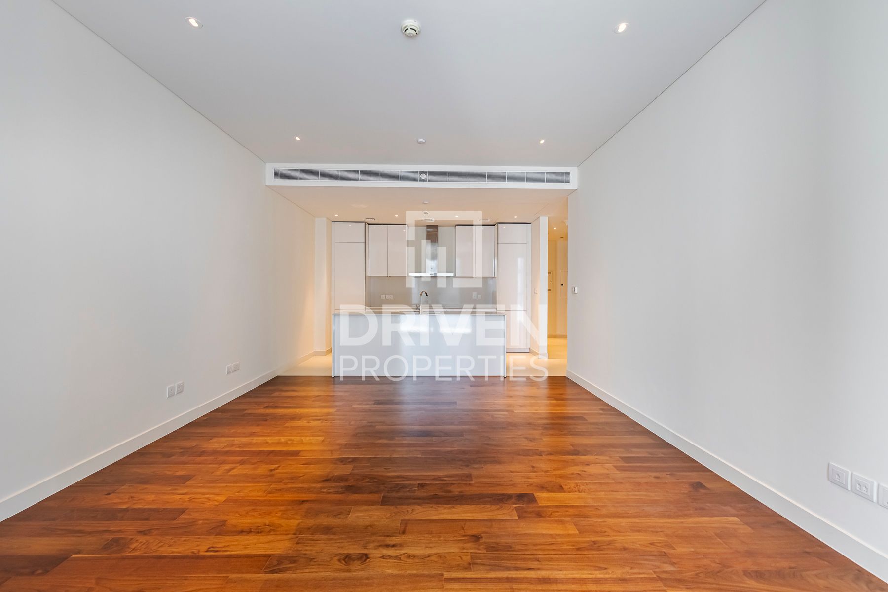 Stunning Layout with Pool View Vacant Apartment