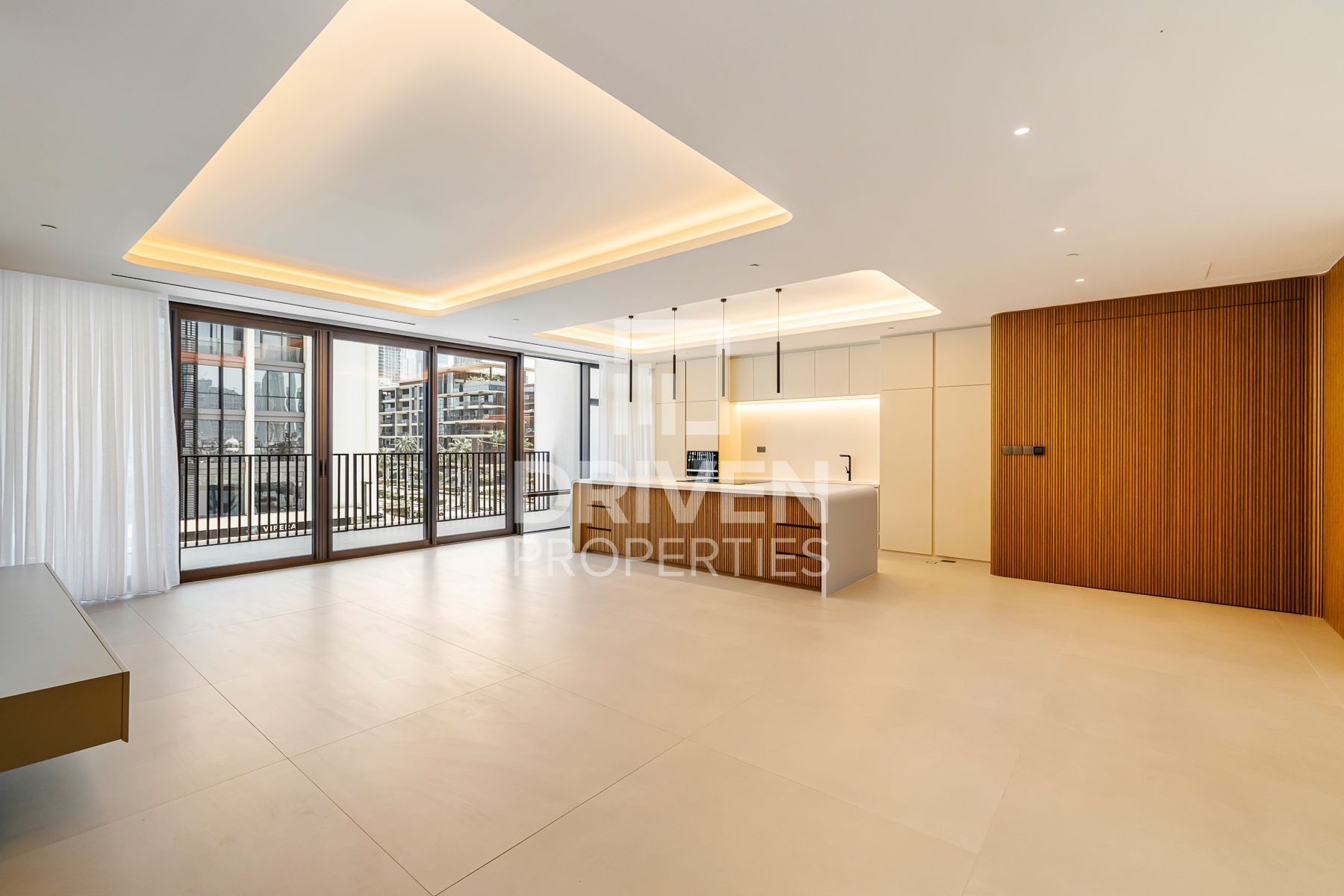 Fully Upgraded and Spacious Vacant Apartment