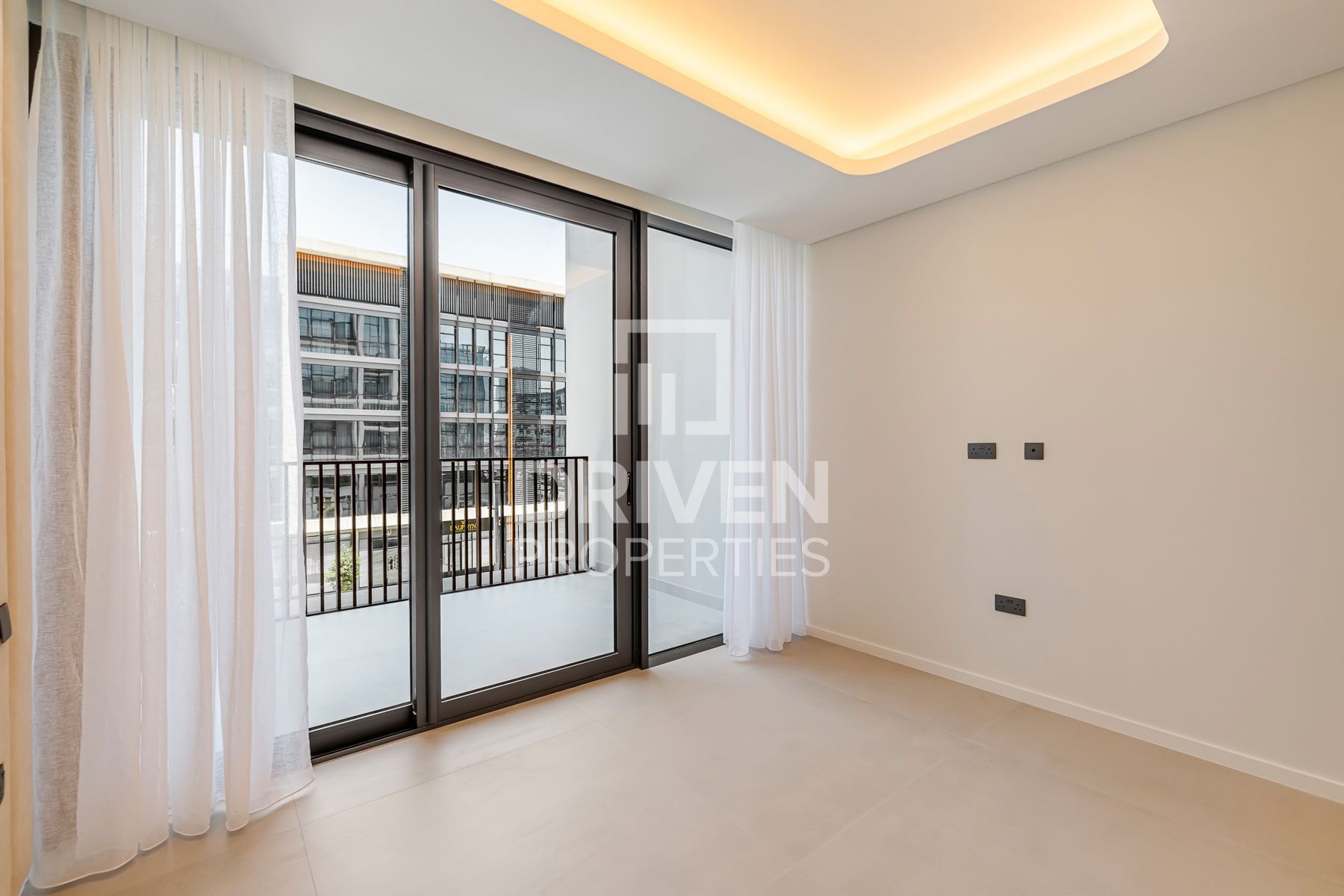 Spacious Layout Bright and Prime Location