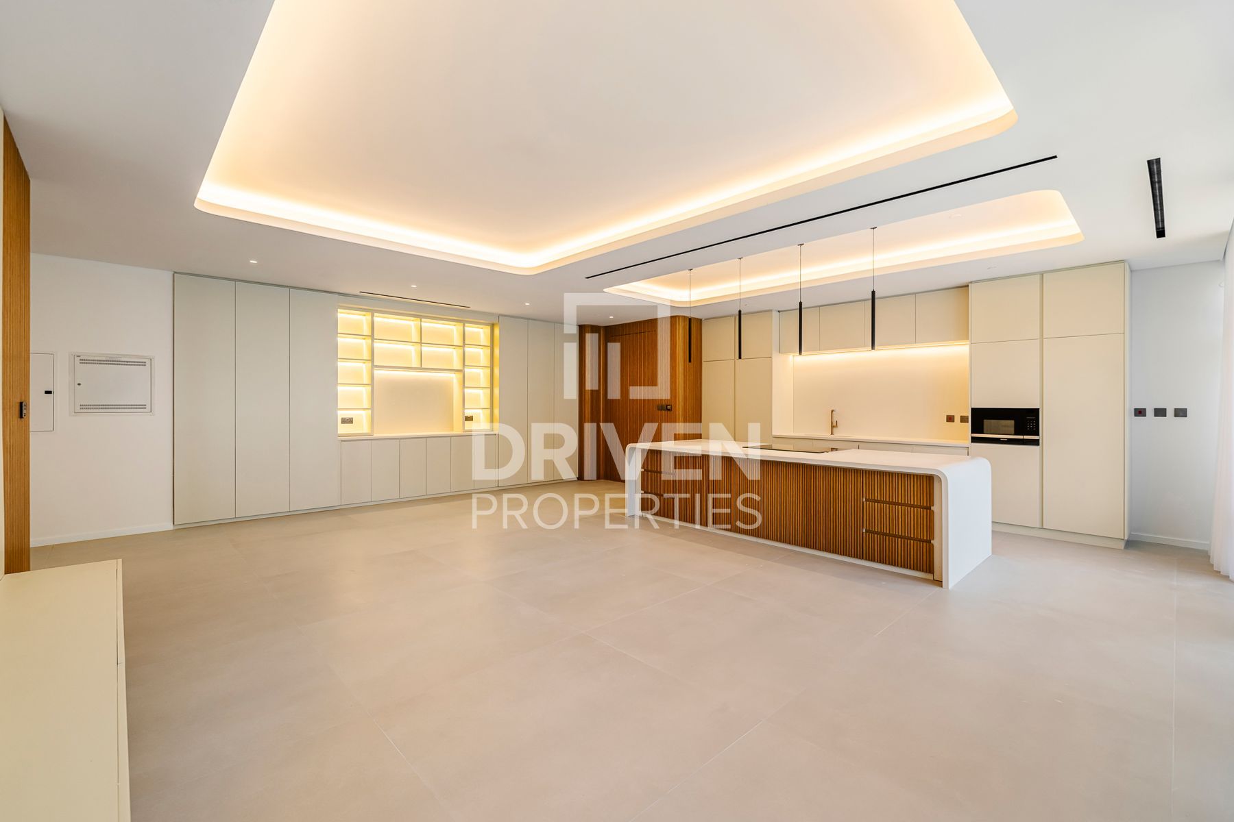 Spacious Layout Bright and Prime Location