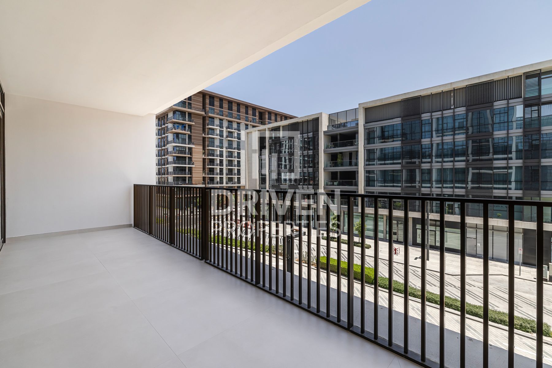 Spacious Layout Bright and Prime Location