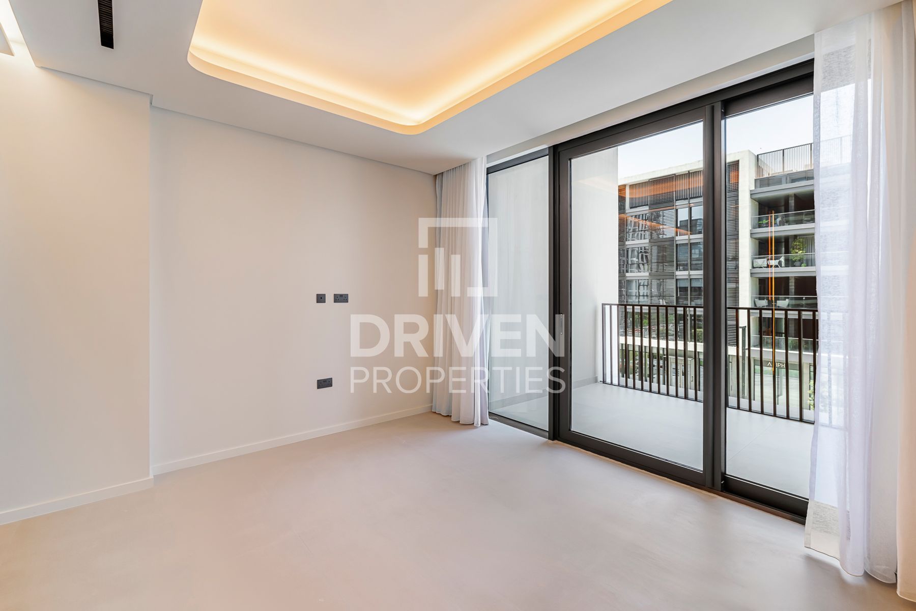 Spacious Layout Bright and Prime Location