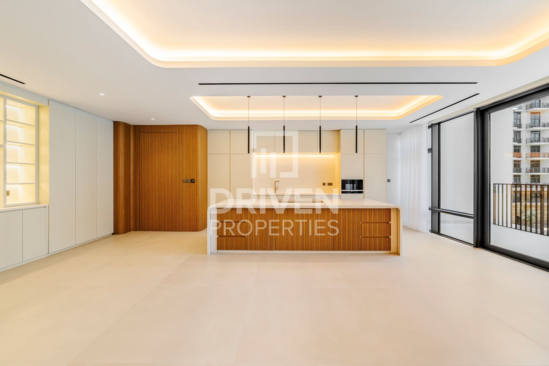 Spacious Layout Bright and Prime Location