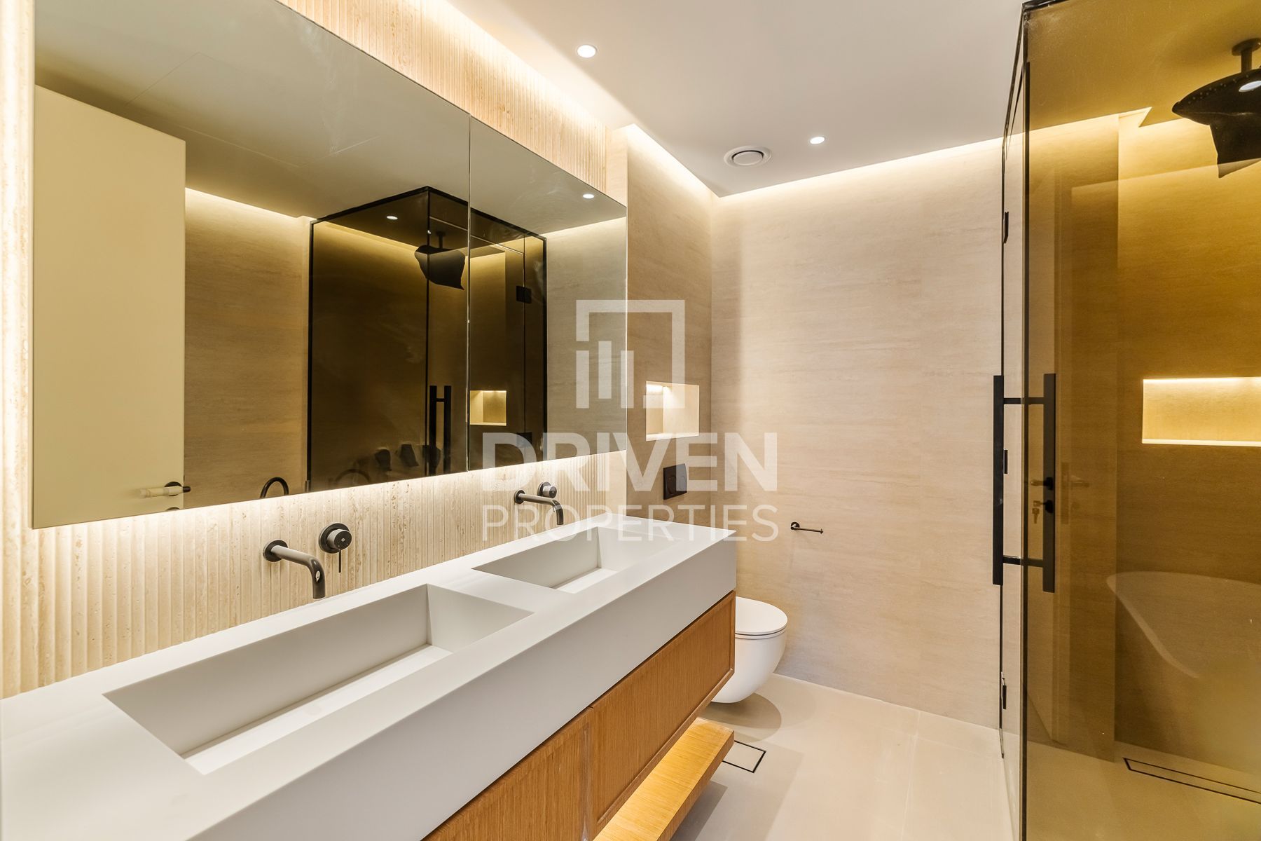 Spacious Layout Bright and Prime Location