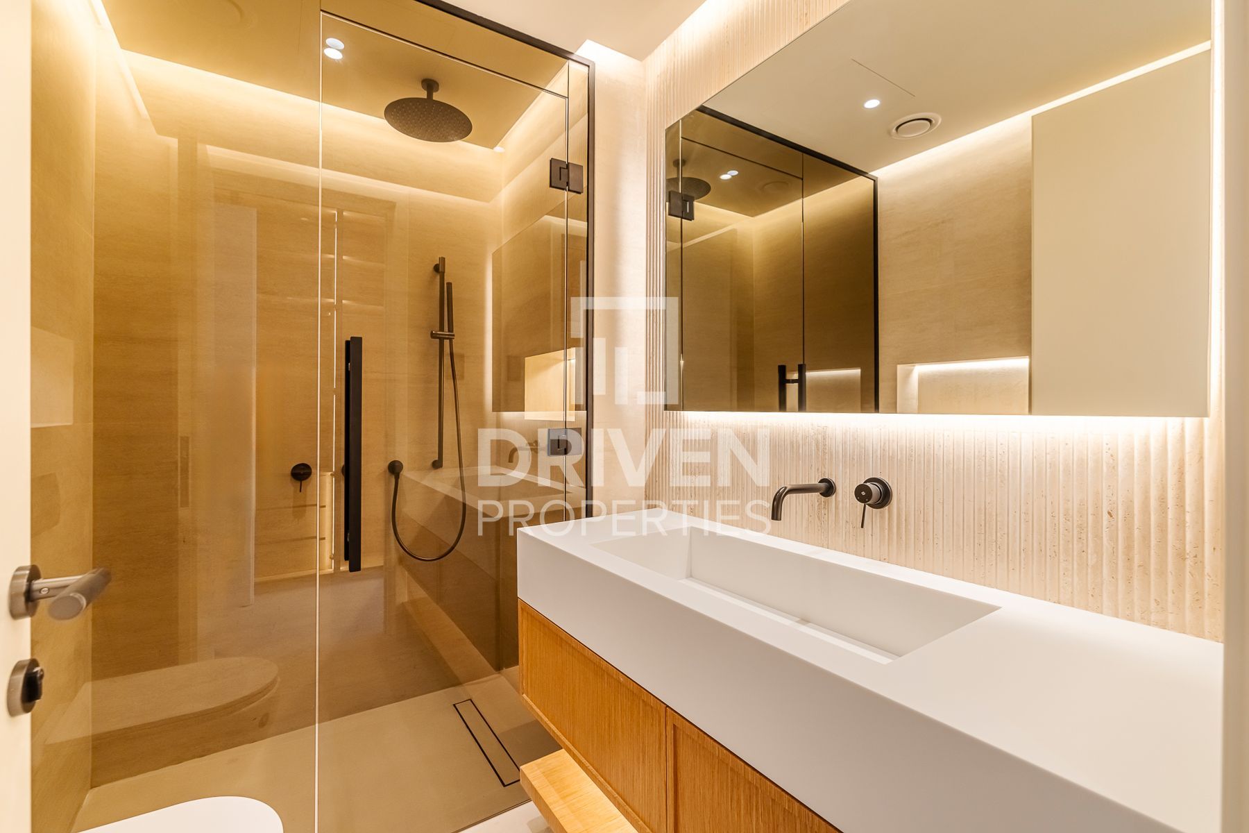 Spacious Layout Bright and Prime Location