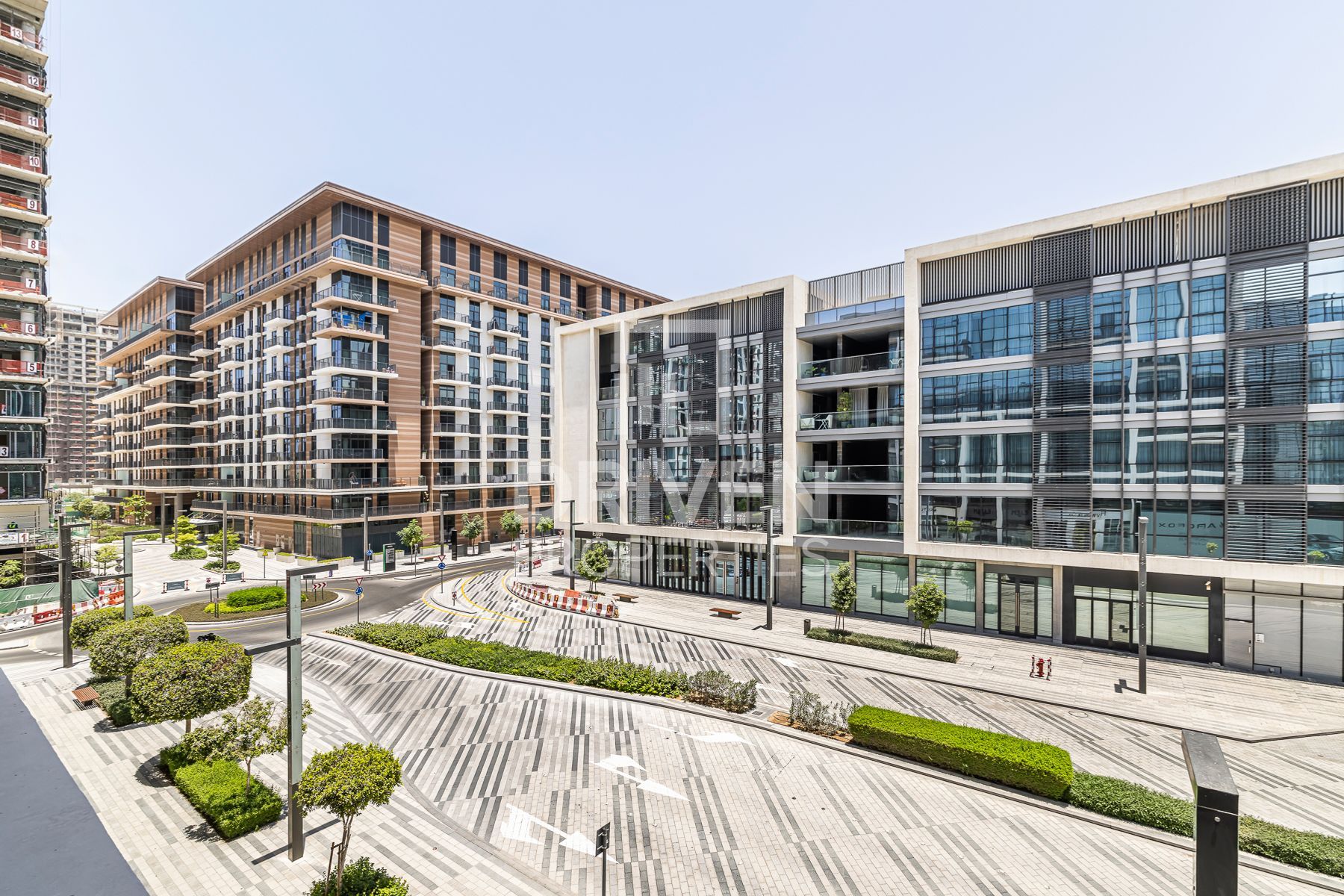 Spacious Layout Bright and Prime Location