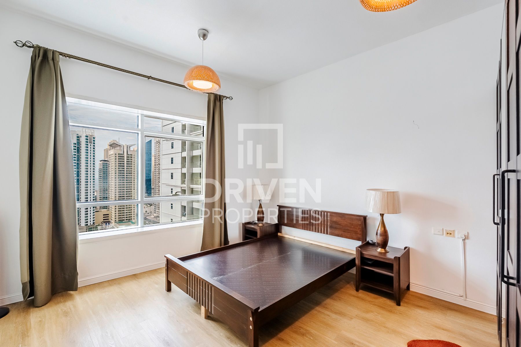 Furnished Prime Location Available 4 Cheques